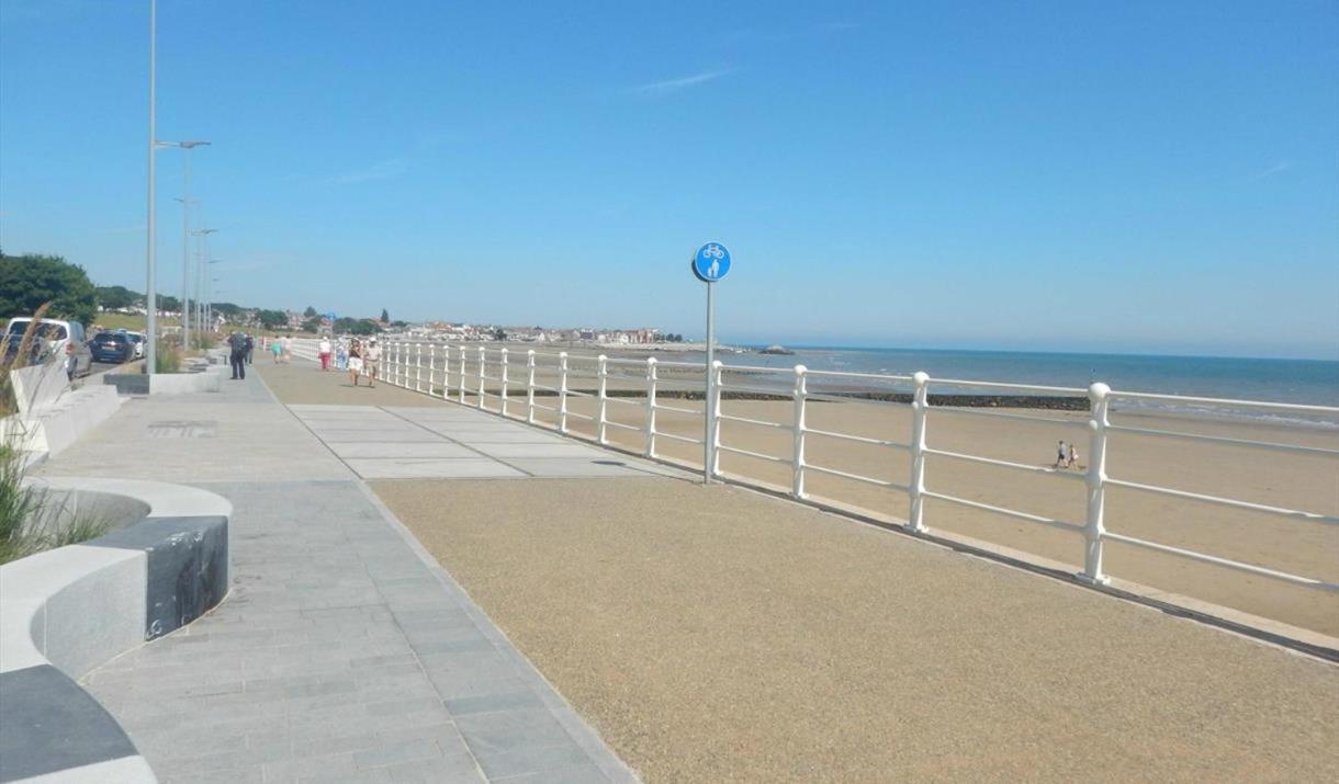 Spacious Newly Built Apartment Rhos On Sea, Colwyn Bay Exterior photo